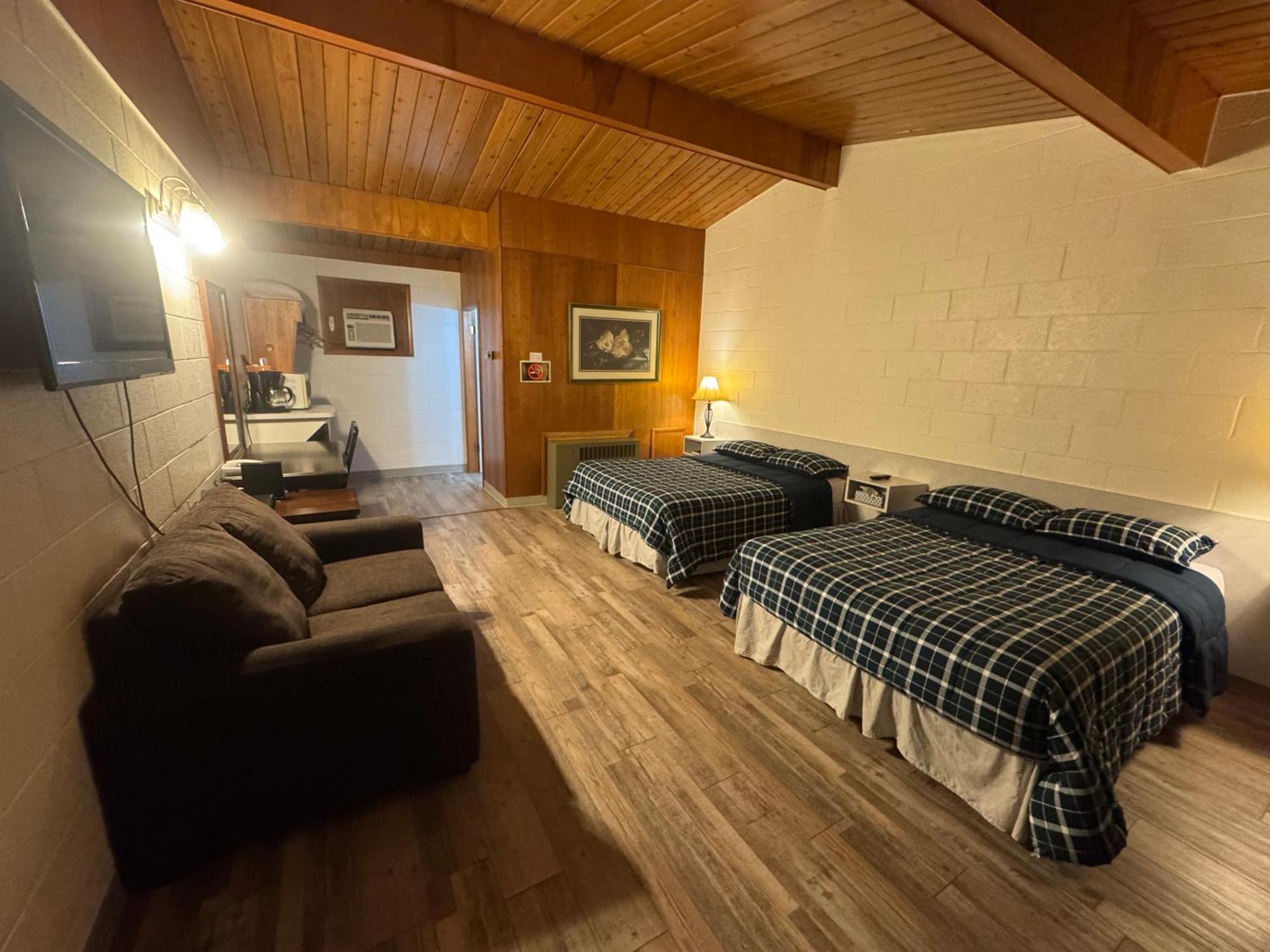 Ace Crown Motel 2*
