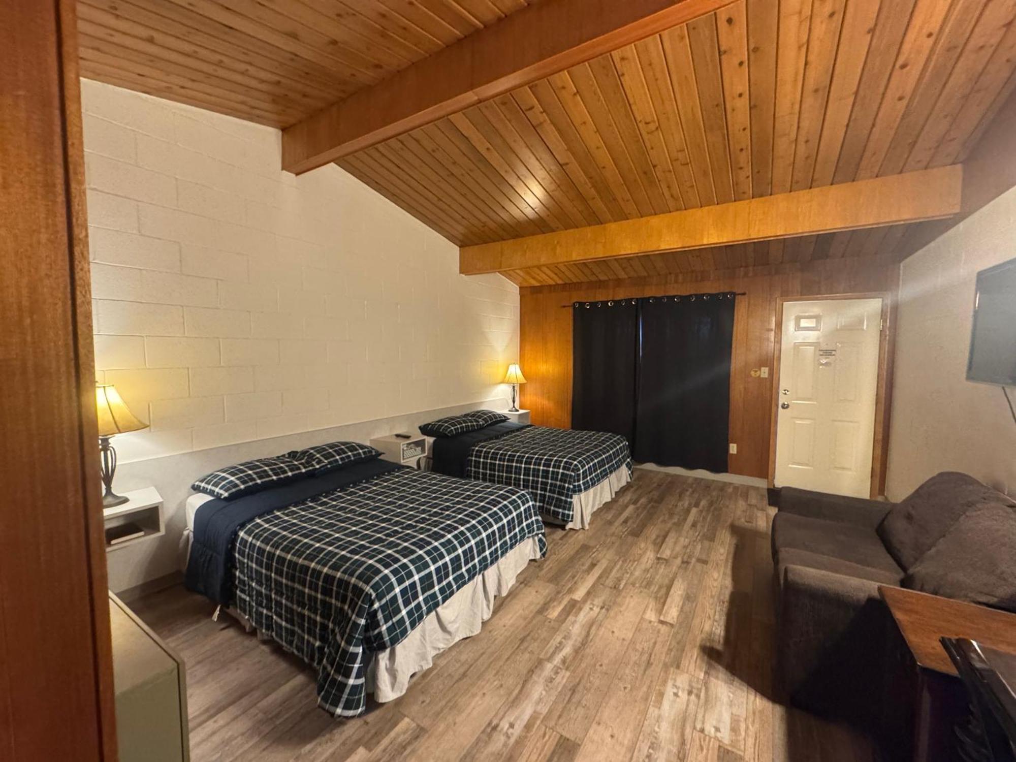 Ace Crown Motel 2*